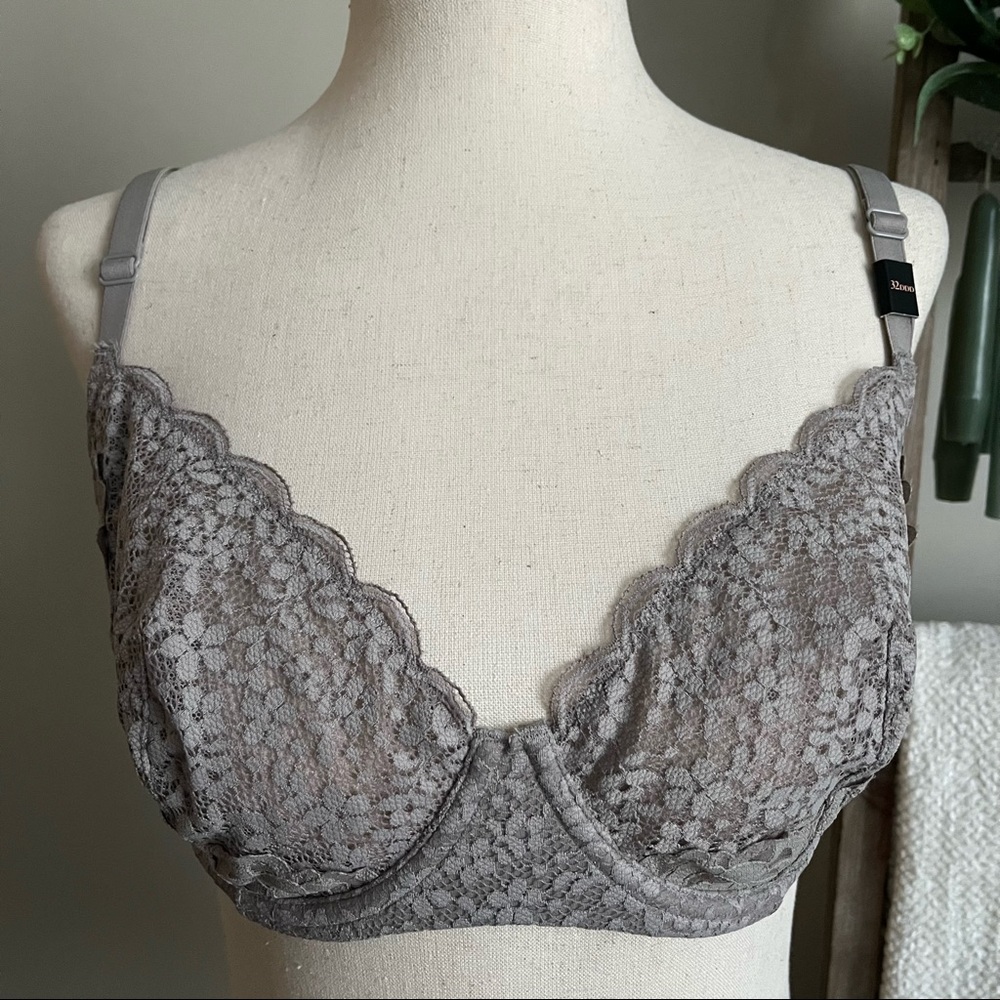 🌸 Victoria’s Secret Unlined Demi